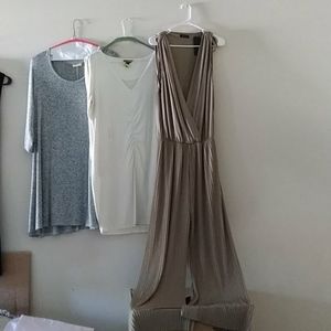 2 short dresses 1 badge jumper